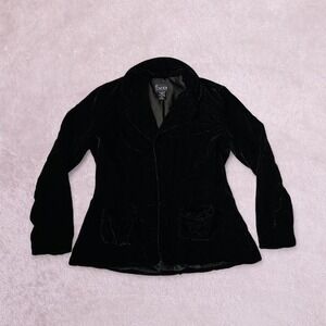 Black velvet blazer‎ with velvet pockets and button closure